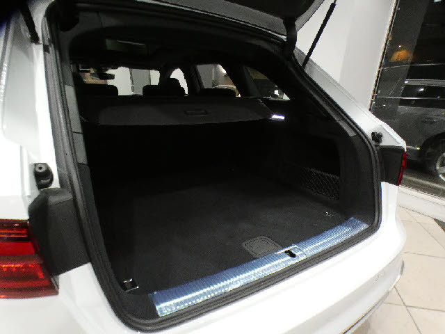 アウディ RS4   神奈川県の詳細画像 その8