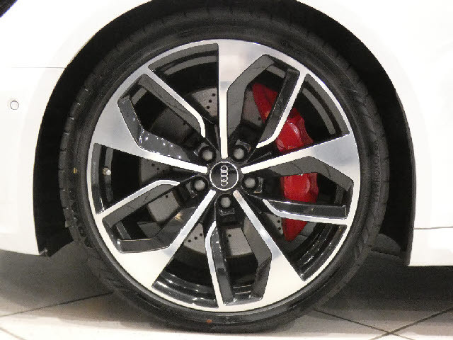 アウディ RS4   神奈川県の詳細画像 その9
