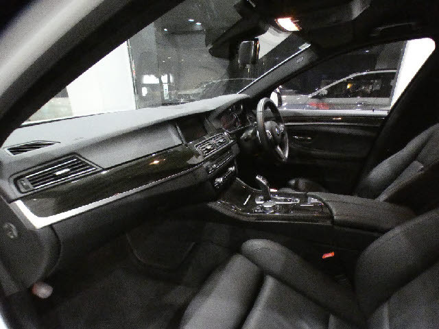 BMW 5シリーズ   神奈川県の詳細画像 その3