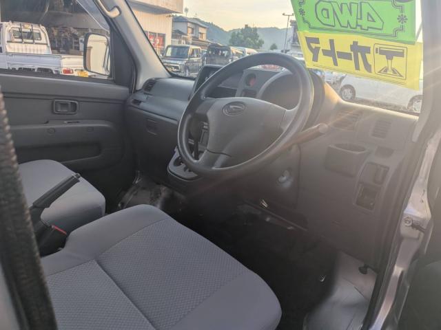 ダイハツ ハイゼットカーゴ   高知県の詳細画像 その2