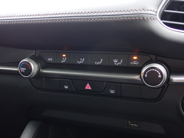 マツダ MAZDA3セダン 1.5 15C  兵庫県の詳細画像 その7