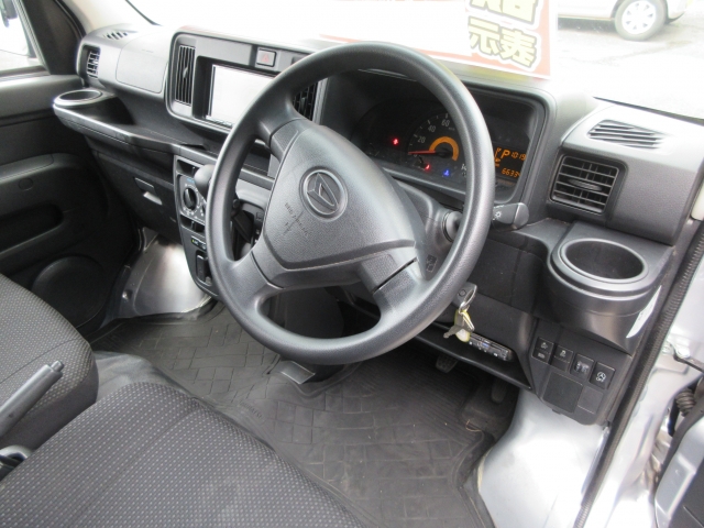 ダイハツ ハイゼットカーゴ   京都府の詳細画像 その2