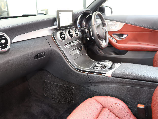 メルセデス・ベンツ Cクラス   東京都の詳細画像 その2