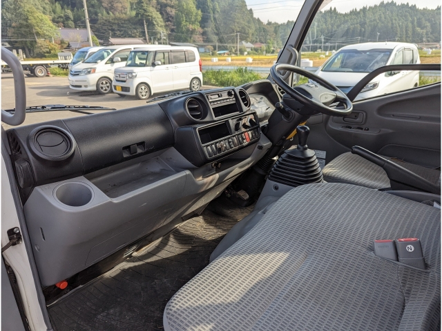 日野自動車 デュトロ   岩手県の詳細画像 その2