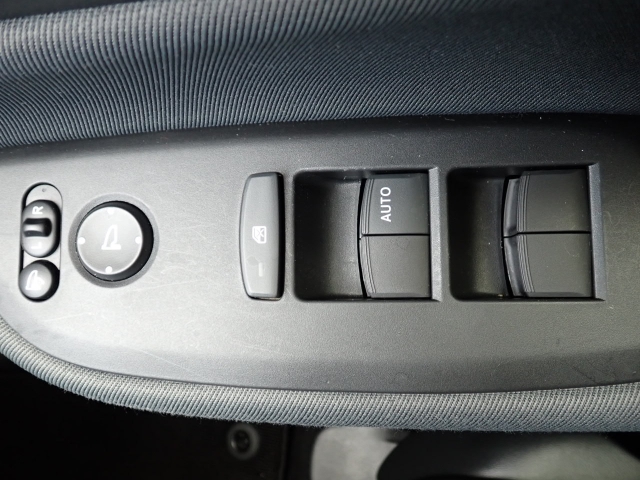 ホンダ&nbsp;フィット&nbsp;1.3 ベーシック&nbsp;&nbsp;福岡県の詳細画像&nbsp;その8