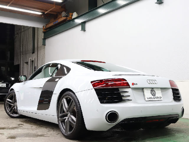 アウディ R8   東京都の詳細画像 その3