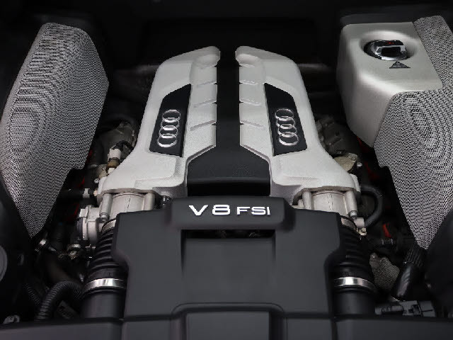 アウディ R8   東京都の詳細画像 その5