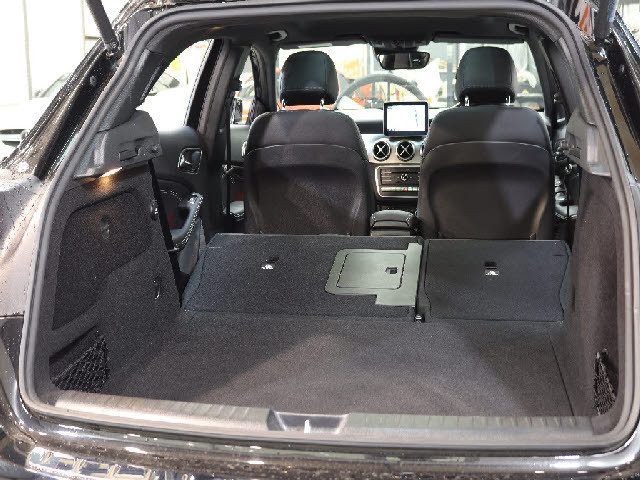 メルセデス・ベンツ GLAクラス   東京都の詳細画像 その7