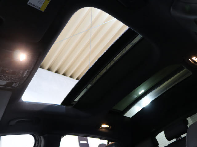 メルセデス・ベンツ GLAクラス   東京都の詳細画像 その9