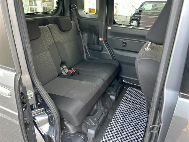 トヨタ ピクシスメガ   岩手県の詳細画像 その8