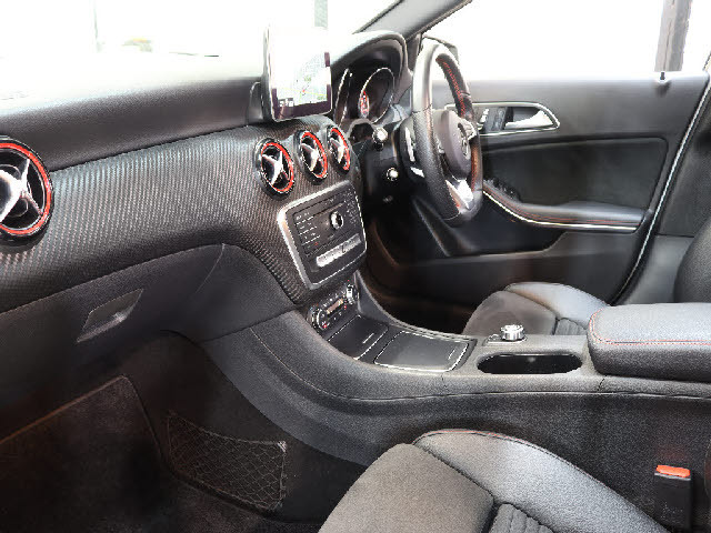 メルセデス・ベンツ Aクラス   東京都の詳細画像 その2