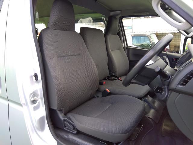 トヨタ ハイエースバン 2.8ダークプライムIIマルチロールトランスポータータイプIロングディーゼルターボ4WD  埼玉県の詳細画像 その4