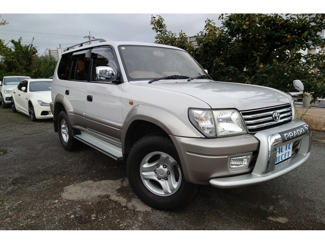 トヨタ ランドクルーザープラド   神奈川県の詳細画像 その3