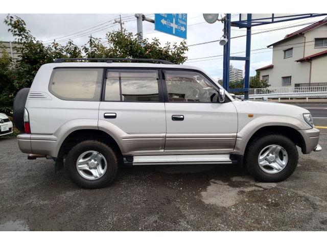 トヨタ ランドクルーザープラド   神奈川県の詳細画像 その4