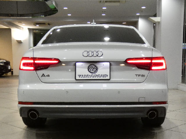 アウディ A4   神奈川県の詳細画像 その6