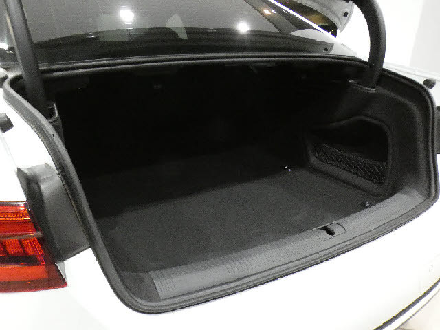 アウディ A4   神奈川県の詳細画像 その8