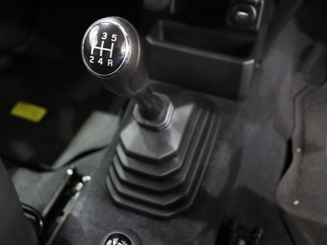 スズキ ジムニー   埼玉県の詳細画像 その5