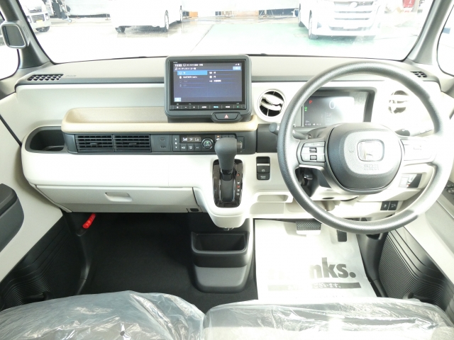 ホンダ N-BOX   沖縄県の詳細画像 その2