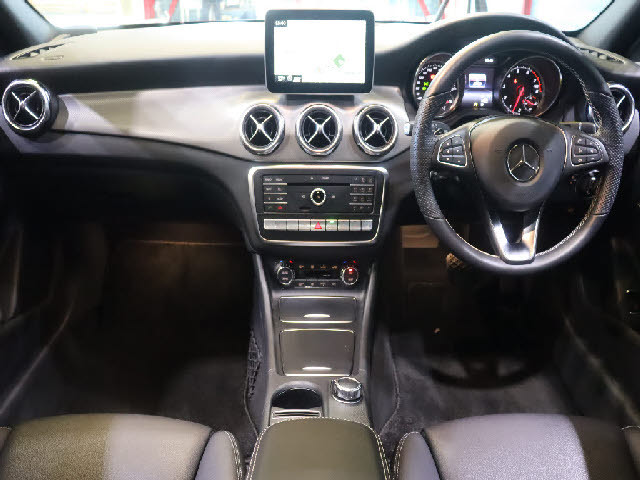 メルセデス・ベンツ GLAクラス   埼玉県の詳細画像 その2