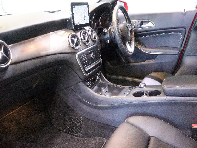 メルセデス・ベンツ GLAクラス   埼玉県の詳細画像 その8