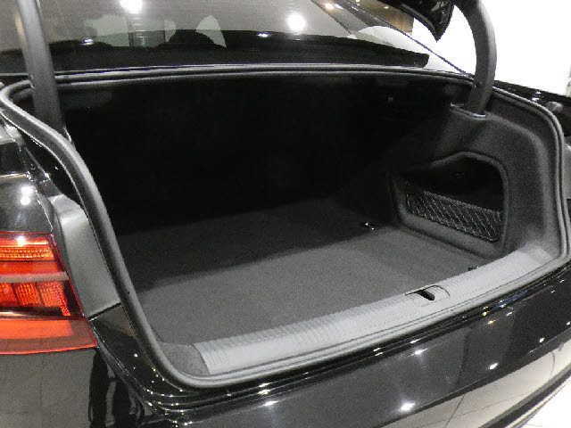 アウディ A4   神奈川県の詳細画像 その8