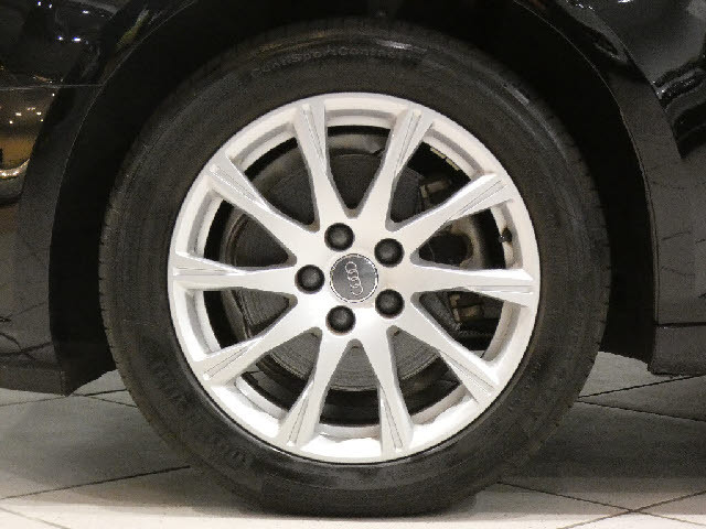 アウディ A4   神奈川県の詳細画像 その9