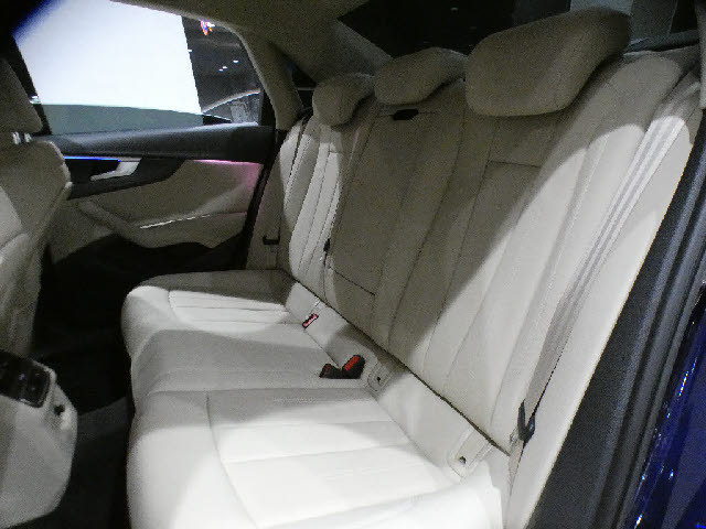 アウディ A4 35 TFSI  神奈川県の詳細画像 その5