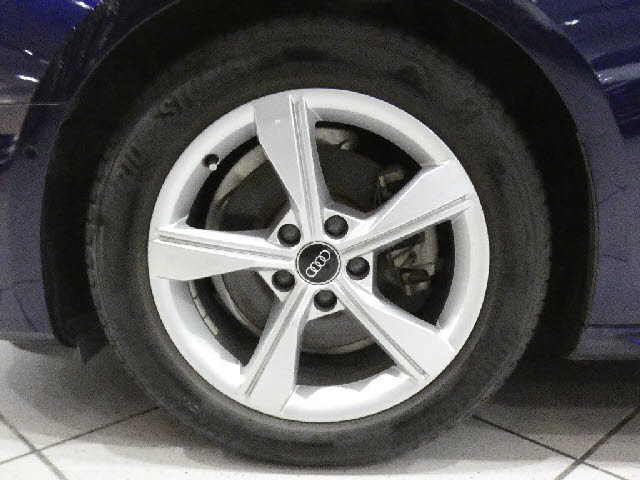 アウディ A4 35 TFSI  神奈川県の詳細画像 その9