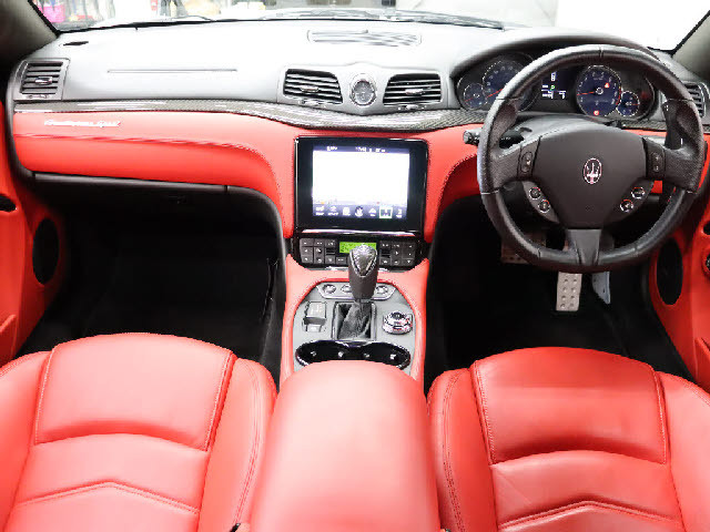 マセラティ&nbsp;グラントゥーリズモ&nbsp;&nbsp;&nbsp;東京都の詳細画像&nbsp;その2