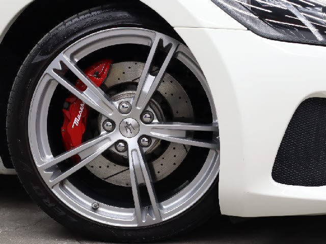 マセラティ&nbsp;グラントゥーリズモ&nbsp;&nbsp;&nbsp;東京都の詳細画像&nbsp;その6