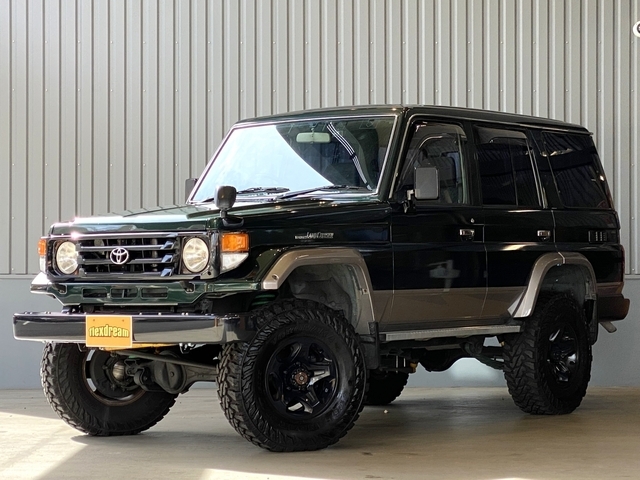 トヨタ ランドクルーザー200   東京都