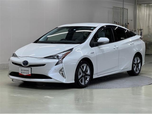 トヨタプリウス 中古車画像