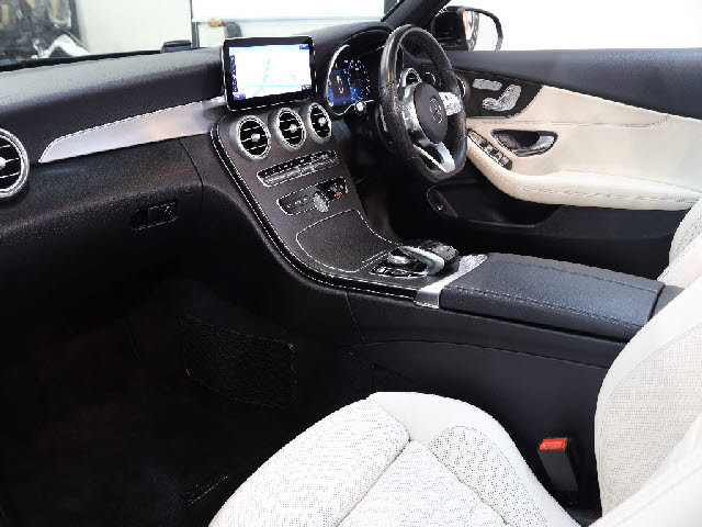 メルセデス・ベンツ Cクラス   東京都の詳細画像 その2