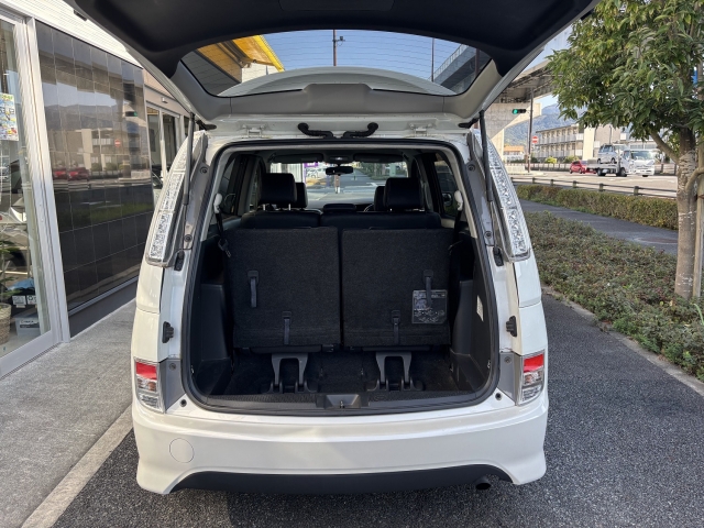 トヨタ アイシス   静岡県の詳細画像 その9