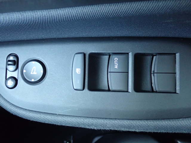 ホンダ&nbsp;フィット&nbsp;1.3 ベーシック&nbsp;&nbsp;福岡県の詳細画像&nbsp;その6