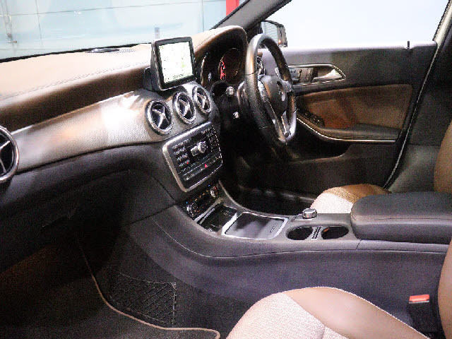 メルセデス・ベンツ GLAクラス   埼玉県の詳細画像 その8