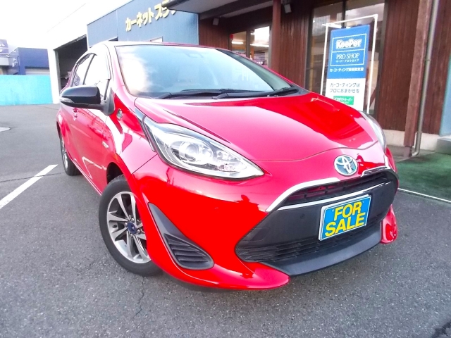 トヨタアクア 中古車画像