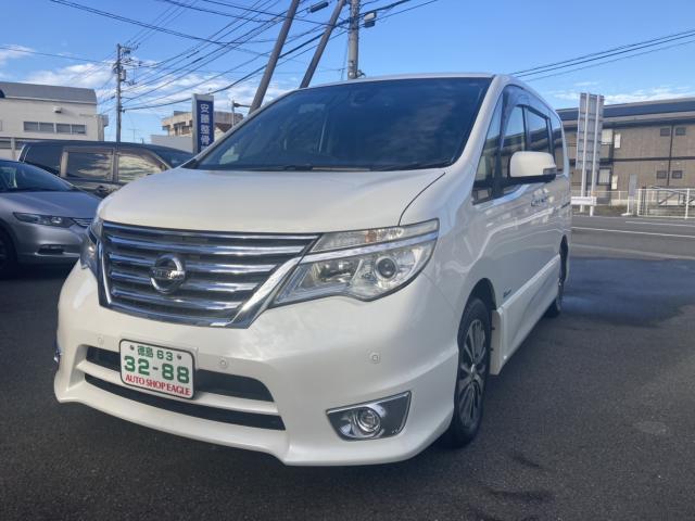日産セレナ 中古車画像