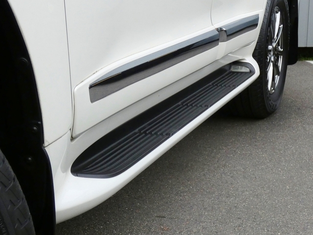 トヨタ ランドクルーザー200   愛知県の詳細画像 その9