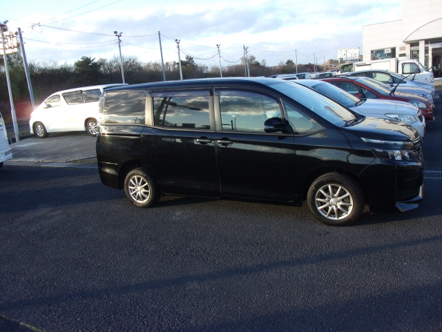 トヨタ ヴォクシー 2.0 X  青森県の詳細画像 その6