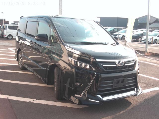 トヨタ ヴォクシー 2.0 ZS  香川県の詳細画像 その4