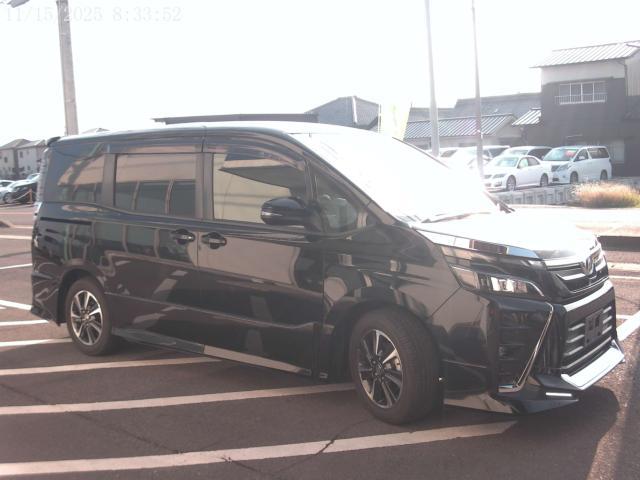 トヨタ ヴォクシー 2.0 ZS  香川県の詳細画像 その5