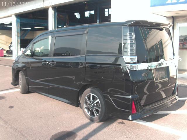 トヨタ ヴォクシー 2.0 ZS  香川県の詳細画像 その7