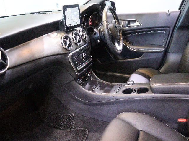 メルセデス・ベンツ GLAクラス   埼玉県の詳細画像 その8