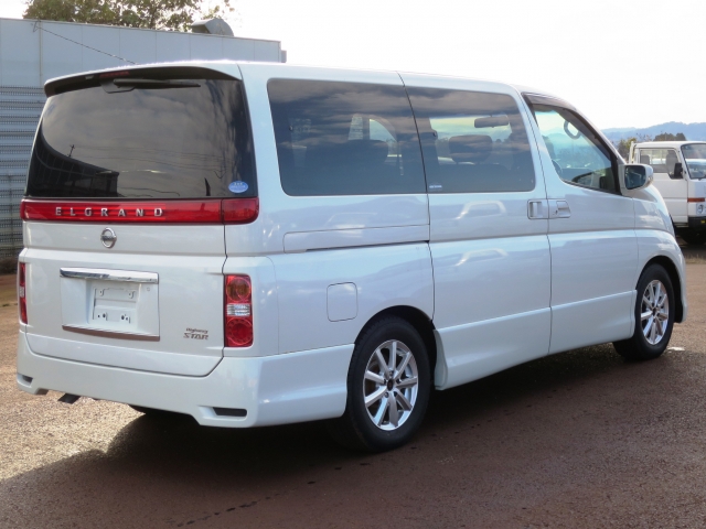 日産 エルグランド   山形県の詳細画像 その3