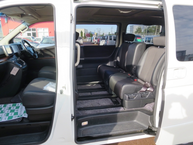 日産 エルグランド   山形県の詳細画像 その8