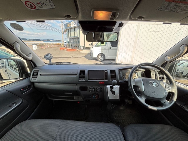 トヨタ ハイエースバン   福岡県の詳細画像 その2