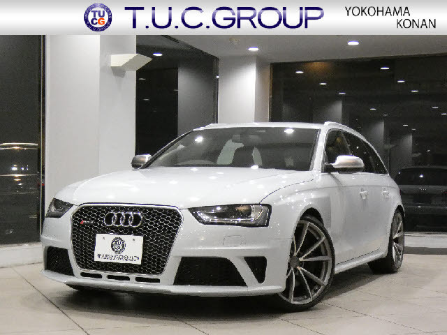 アウディ RS4   神奈川県