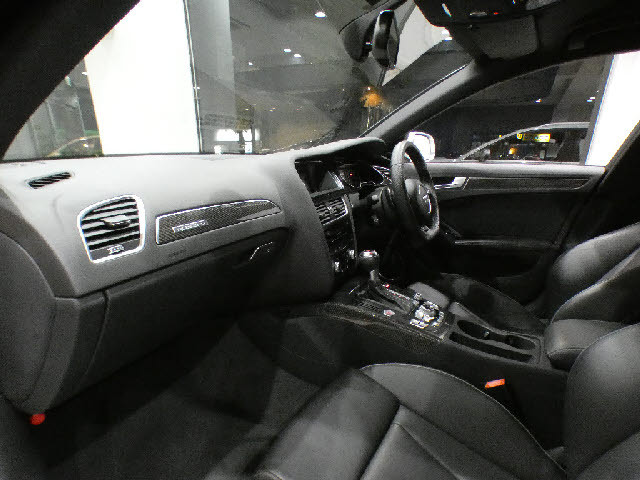 アウディ RS4   神奈川県の詳細画像 その4