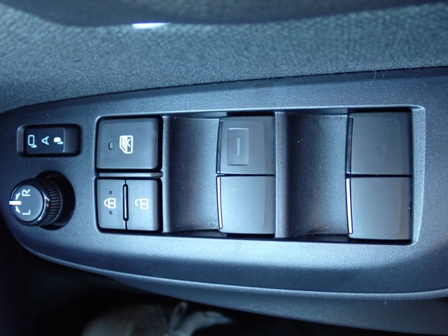 トヨタ&nbsp;ヤリス&nbsp;1.5 X&nbsp;&nbsp;福岡県の詳細画像&nbsp;その7